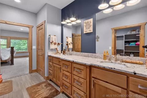 Bath - 116 Eagleview, Pryor, OK 74361 photo 5 of 9
