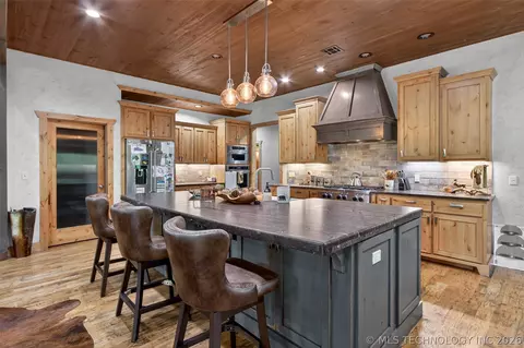 Kitchen - 116 Eagleview, Pryor, OK 74361 photo 1 of 7
