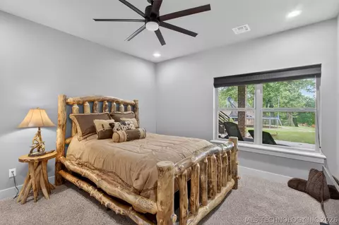 Bedroom - 116 Eagleview, Pryor, OK 74361 photo 8 of 9