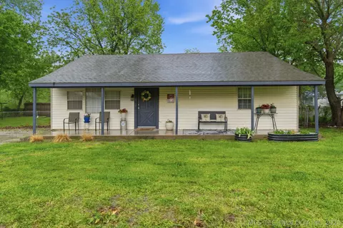 110 W Carter St, Sperry, OK 74073