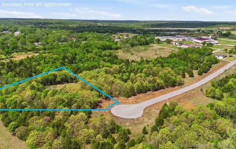 586 S Reagan Ave, Kellyville, OK 74039