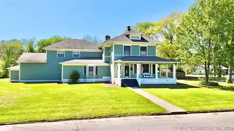 607 NE 2nd St, Stigler, OK 74462