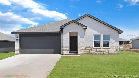 8602 E Galveston St, Broken Arrow, OK 74014