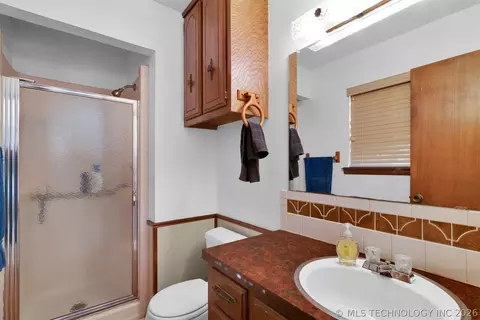 Bath - 115 Cornell, Durant, OK 74701 photo 1 of 2