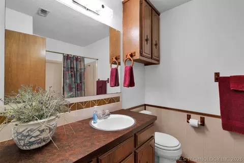 Bath - 115 Cornell, Durant, OK 74701 photo 2 of 2