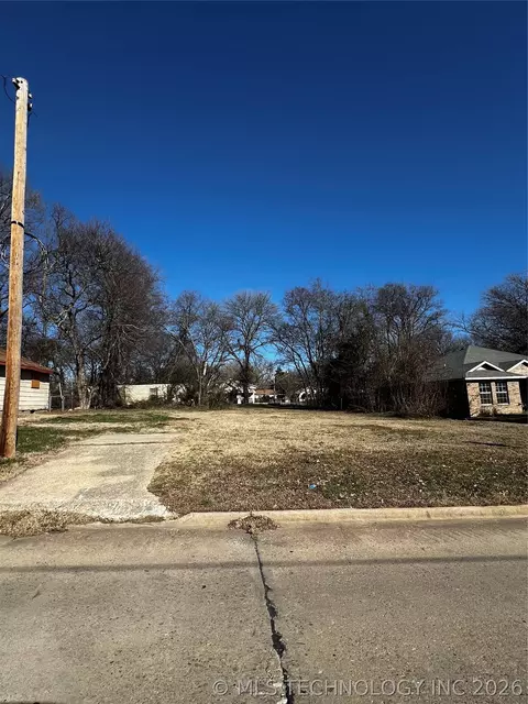 718 E Main St, Ardmore, OK 73401
