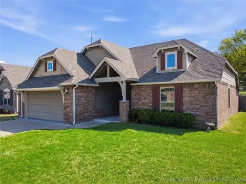 2437 S Maple Ave, Broken Arrow, OK 74012