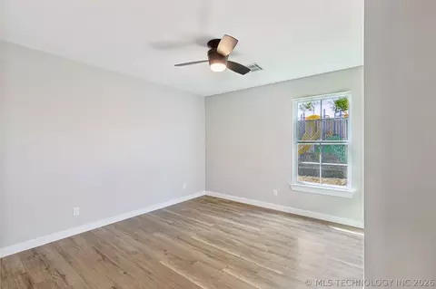 Bedroom - 107 W Vine St, Cushing, OK 74023 photo 1 of 6