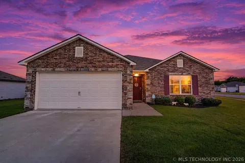 10010 E 109th Pl N, Owasso, OK 74055