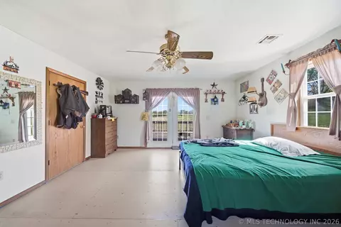 Bedroom - 439092 E 40 Rd, Welch, OK 74369 photo 2 of 7