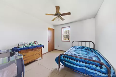 Bedroom - 439092 E 40 Rd, Welch, OK 74369 photo 4 of 7