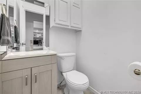 Bath - 3707 E 99th Pl, Tulsa, OK 74137 photo 2 of 11