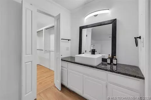 Bath - 3707 E 99th Pl, Tulsa, OK 74137 photo 5 of 11