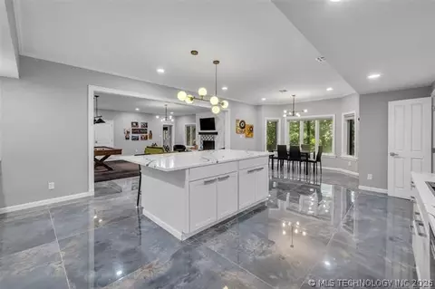 Kitchen - 3707 E 99th Pl, Tulsa, OK 74137 photo 7 of 11