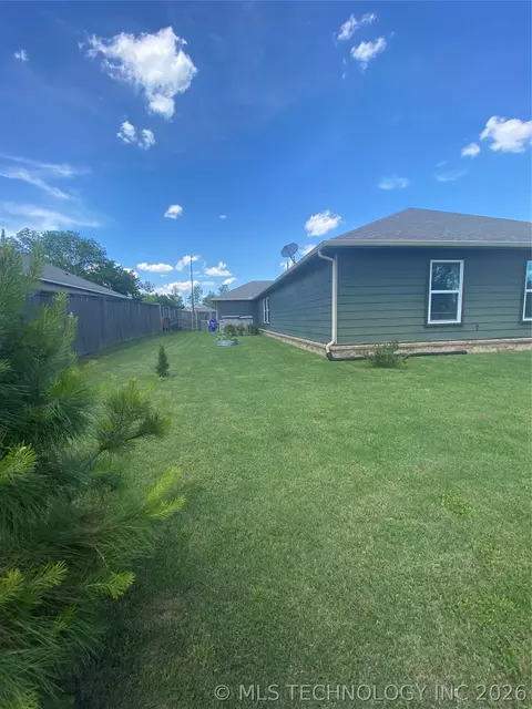 Exterior - 31162 E 64th St S, Broken Arrow, OK 74014 photo 2 of 4