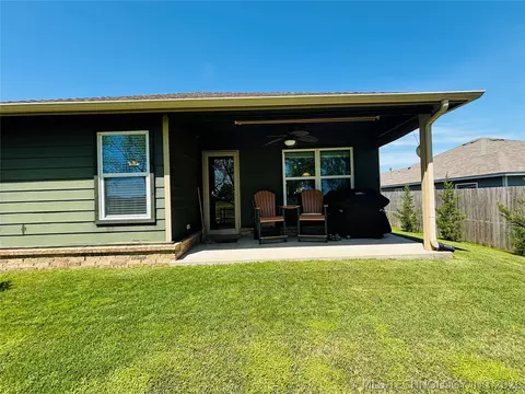 Exterior - 31162 E 64th St S, Broken Arrow, OK 74014 photo 3 of 4