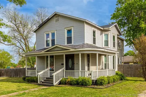 202 W 4th St, Claremore, OK 74017