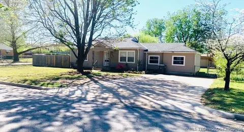 6742 E 6th St, Tulsa, OK 74112