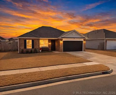 7516 E 143rd Pl N, Collinsville, OK 74021