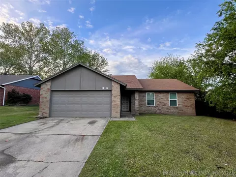 1116 W Birmingham St, Broken Arrow, OK 74011