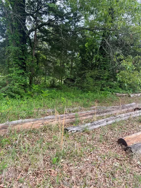 1162 N County Road 4280 Rd, Hugo, OK 74743