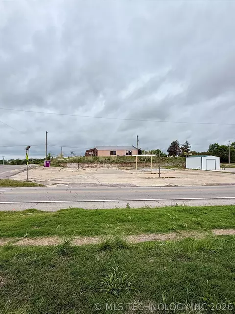 1202 W 1st, Sulphur, OK 73086