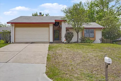 3032 W 69th St S, Tulsa, OK 74132