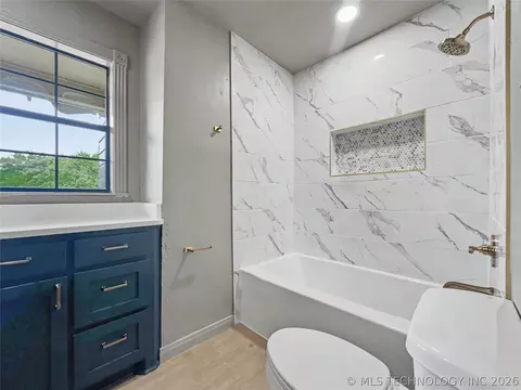 Bath - 1421 E 18th, Ada, OK 74820 photo 1 of 3