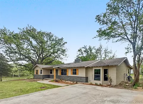 Exterior - 1421 E 18th, Ada, OK 74820 photo 2 of 6