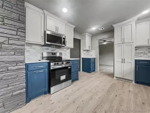 Kitchen - 1421 E 18th, Ada, OK 74820 photo 2 of 4
