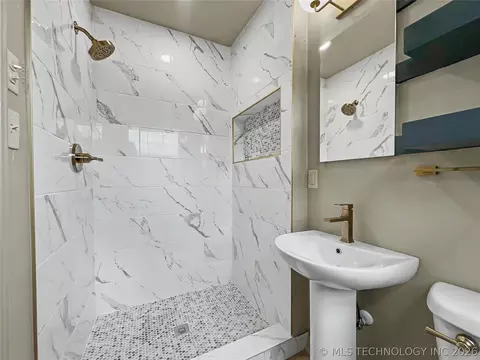 Bath - 1421 E 18th, Ada, OK 74820 photo 3 of 3