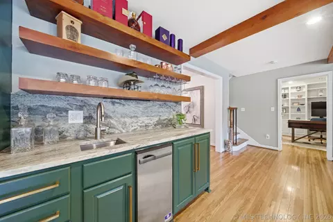 Kitchen - 2264 E 37th St, Tulsa, OK 74105 photo 2 of 8