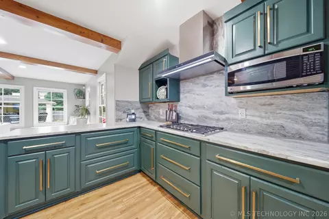 Kitchen - 2264 E 37th St, Tulsa, OK 74105 photo 7 of 8