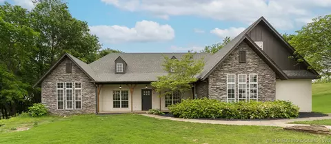 9800 E 510 Rd, Claremore, OK 74019