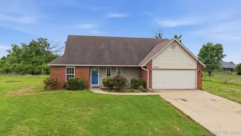 18952 Savage Ct, Collinsville, OK 74021
