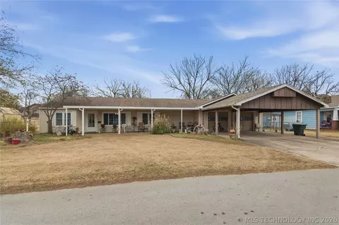1323 Maple St, Muskogee, OK 74403