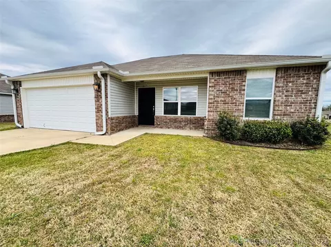 1817 S 15th St, Broken Arrow, OK 74012