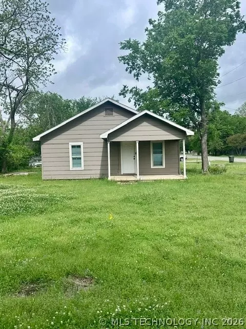 102 S 4th St, Calera, OK 74730