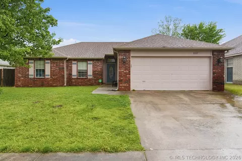 1117 S Marina Dr, Oologah, OK 74053