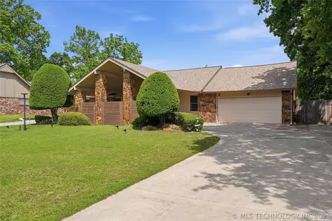 6121 E 97th St, Tulsa, OK 74137