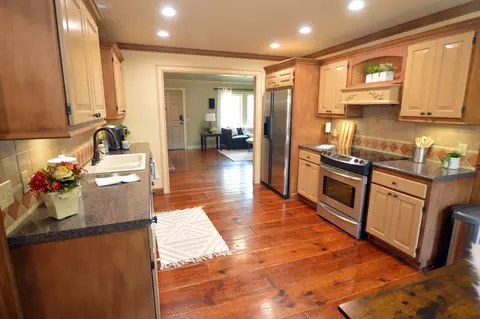 Kitchen - 4136 34th St, Tulsa, OK 74135 photo 4 of 4