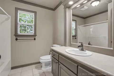 Bath - 4136 34th St, Tulsa, OK 74135 photo 2 of 3