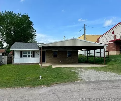 308 NE 3rd St, Kingston, OK 73439