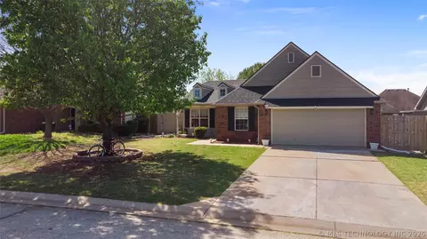 20208 E 44th St S, Broken Arrow, OK 74014