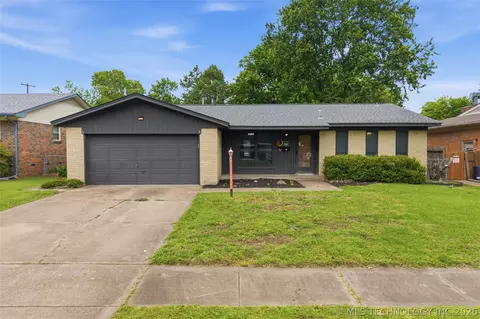 8249 E 38th St, Tulsa, OK 74145