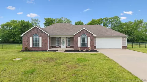 42 Winfield Dr, Inola, OK 74036