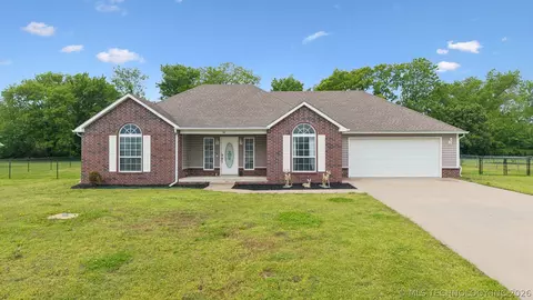 42 Winfield Dr, Inola, OK 74036