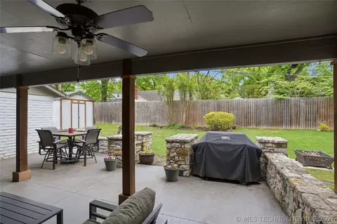 Exterior - 4321 E 74th Pl, Tulsa, OK 74136 photo 6 of 12