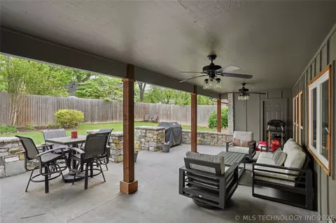 Exterior - 4321 E 74th Pl, Tulsa, OK 74136 photo 4 of 12