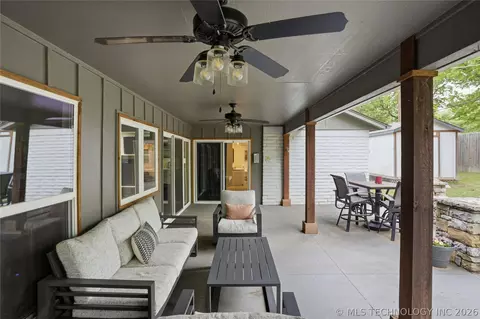 Exterior - 4321 E 74th Pl, Tulsa, OK 74136 photo 3 of 12
